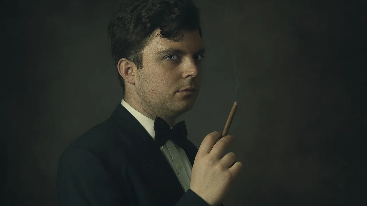 Foto de perfil profissional sendo ajustada em um celular