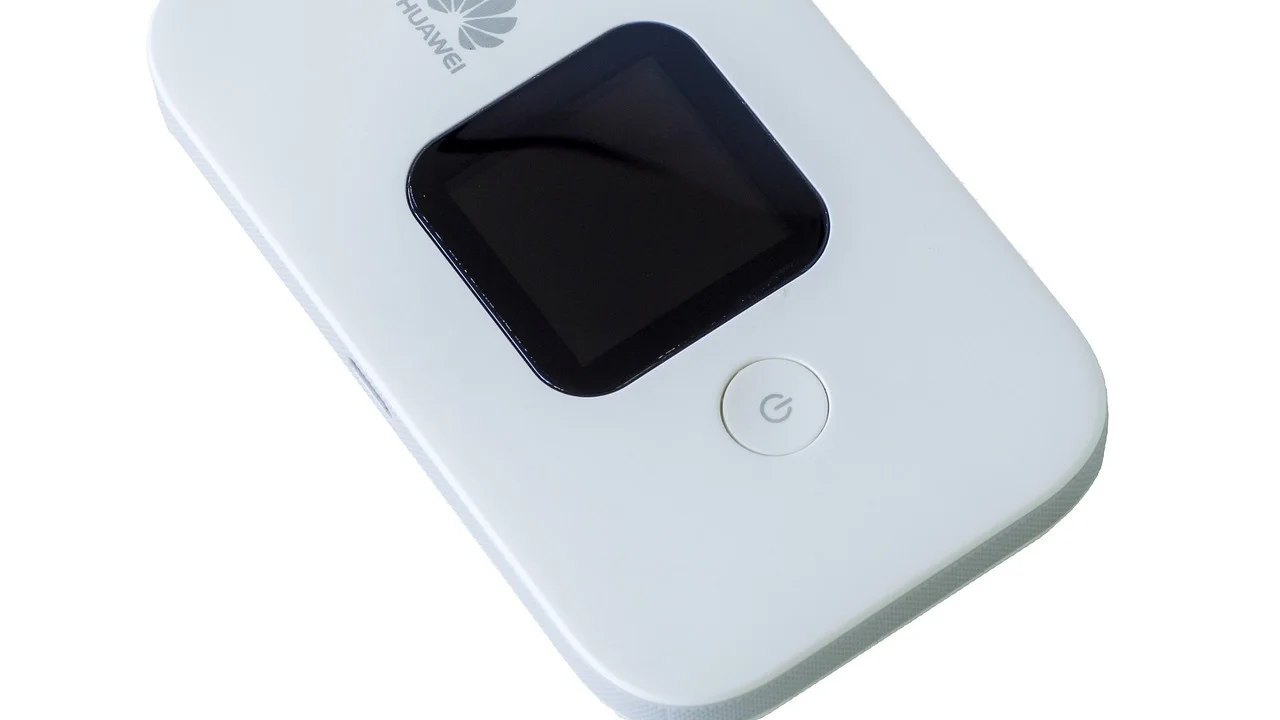 Rede doméstica com diversos dispositivos conectados ao Wi-Fi