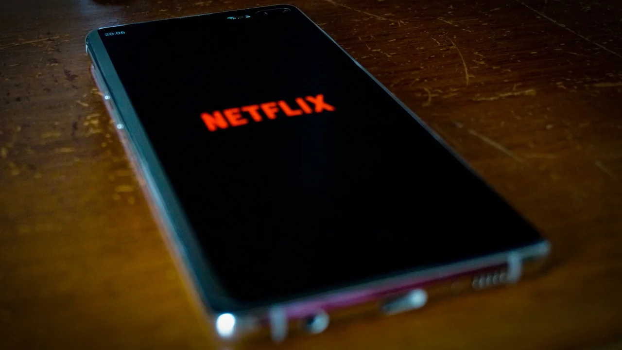 Envio de vídeo por aplicativo de mensagens no smartphone