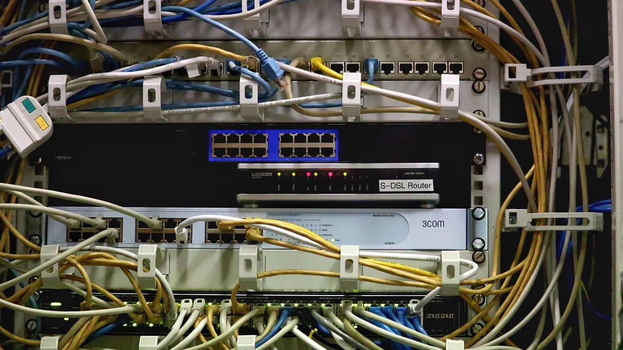 Painel de controle de site exibido em tela de computador