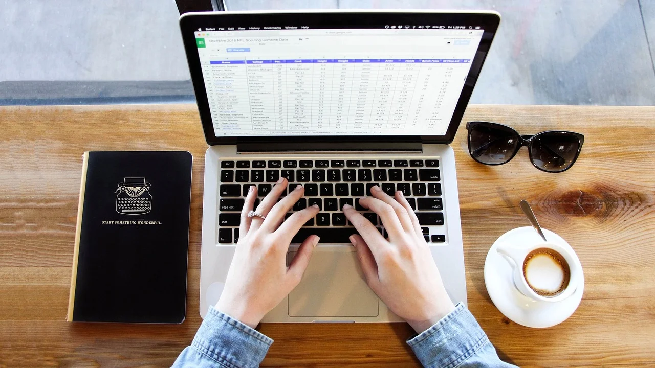 Células do Excel exibindo valores no formato de moeda