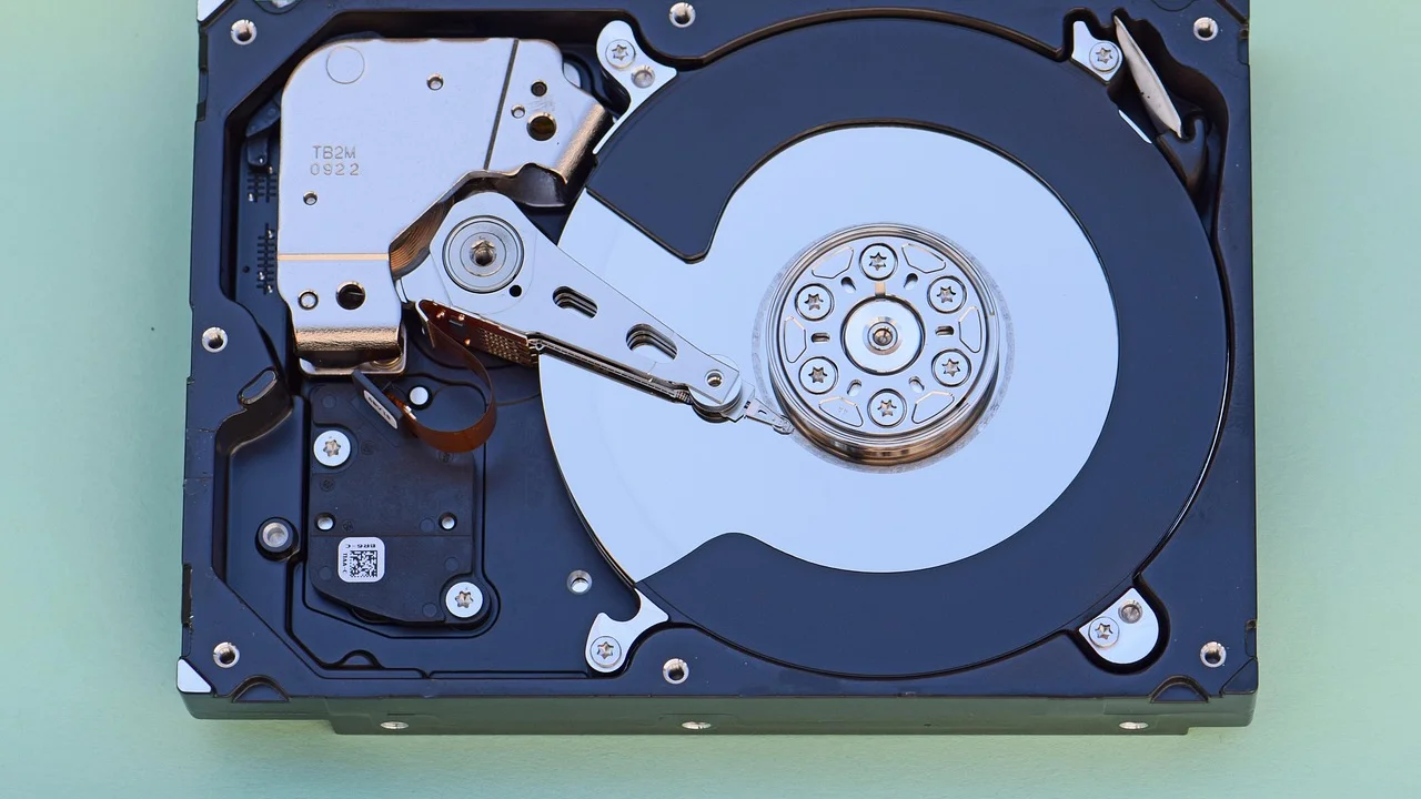 Computador com Windows sendo configurado após a reinstalação