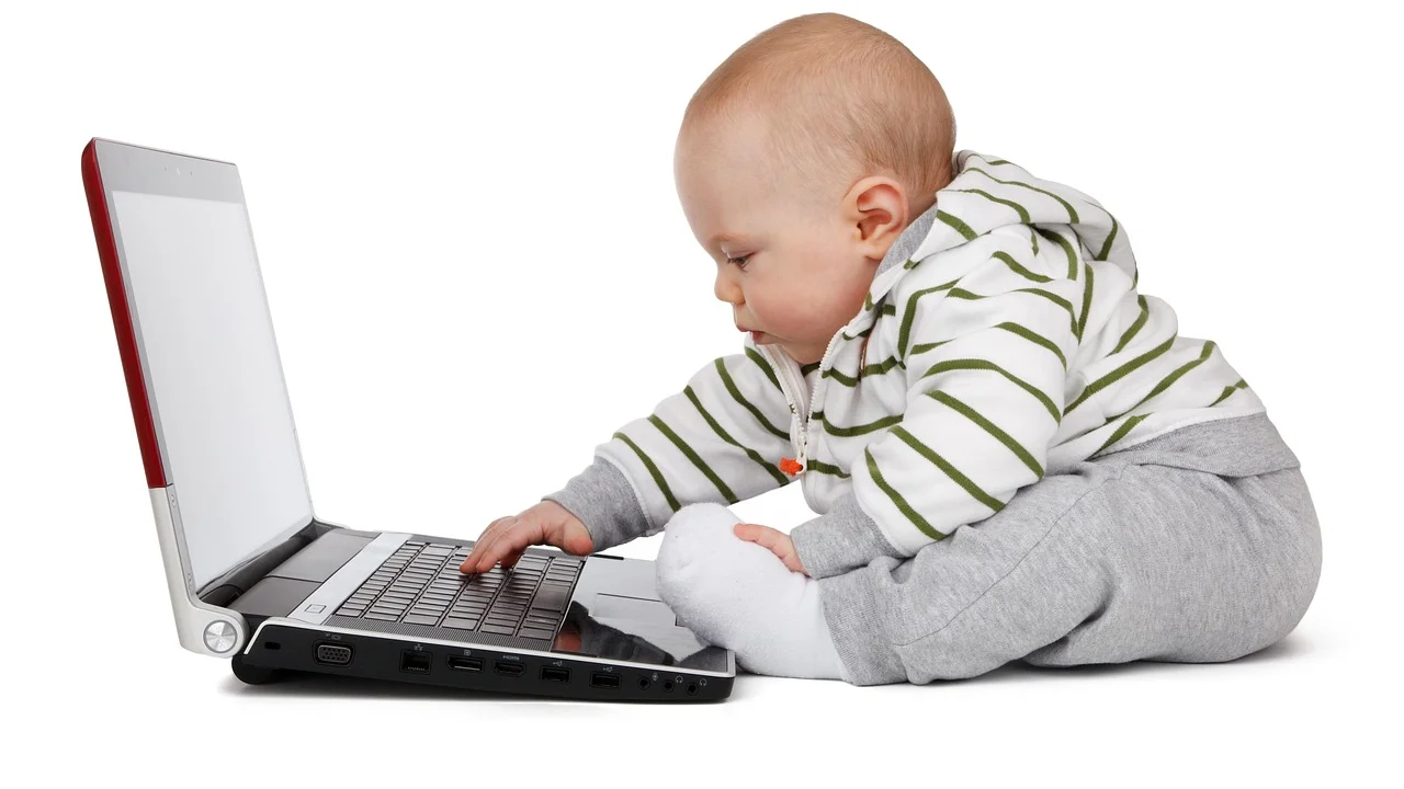 Diálogo familiar ajuda a definir horários para o computador.