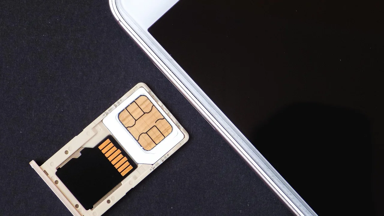 Cartão microSD usado para ampliar o espaço do celular