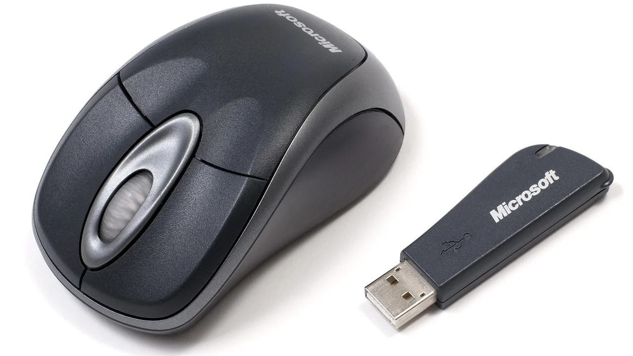Botão de pareamento Bluetooth localizado na base do mouse.