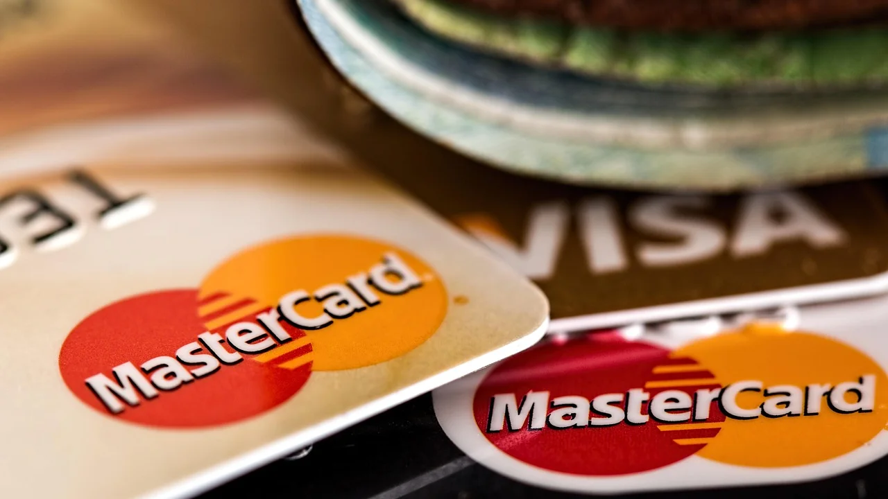 Uso de cartão virtual em compra realizada pela internet.