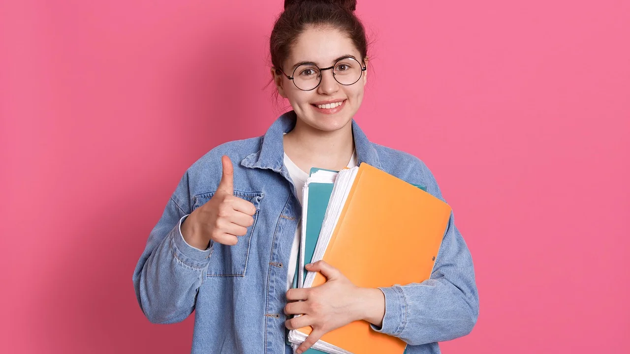 Atendimento presencial para esclarecer pendências do contrato.