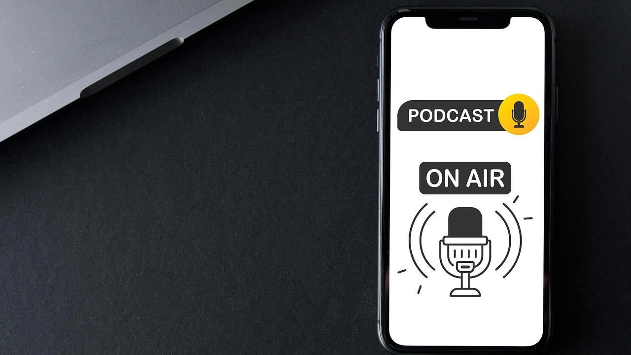 Assistente virtual aberto na tela de um telefone
