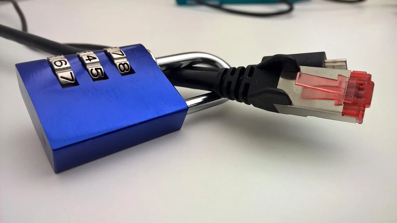 Pendrive protegido por criptografia de unidade.