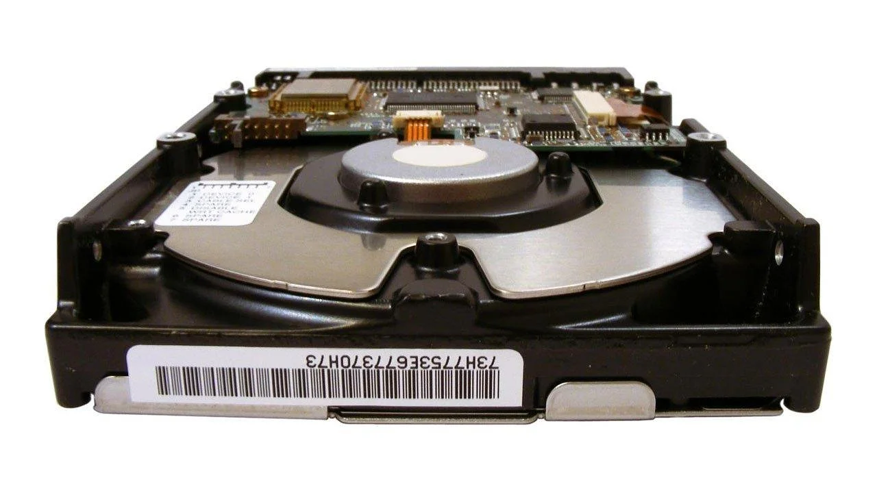 Notebook realizando análise de arquivos e estrutura do disco