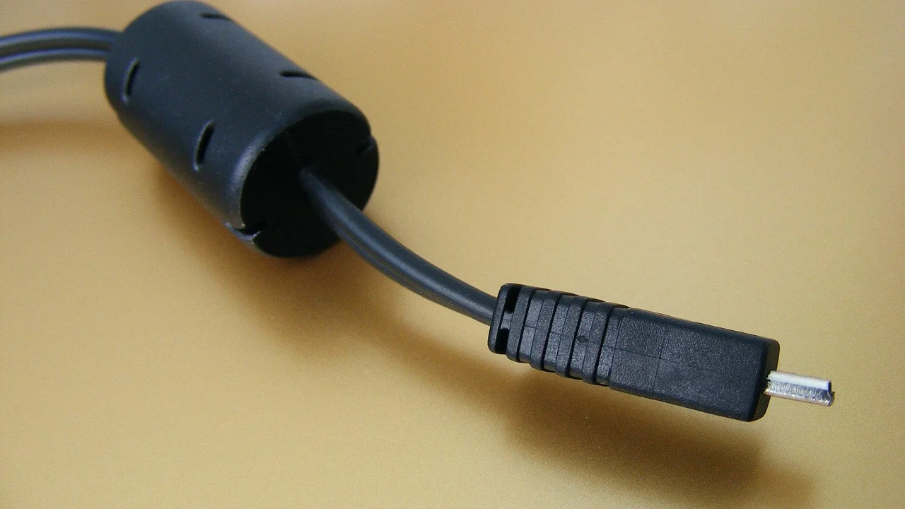Conexão de monitor externo para diagnosticar falta de imagem